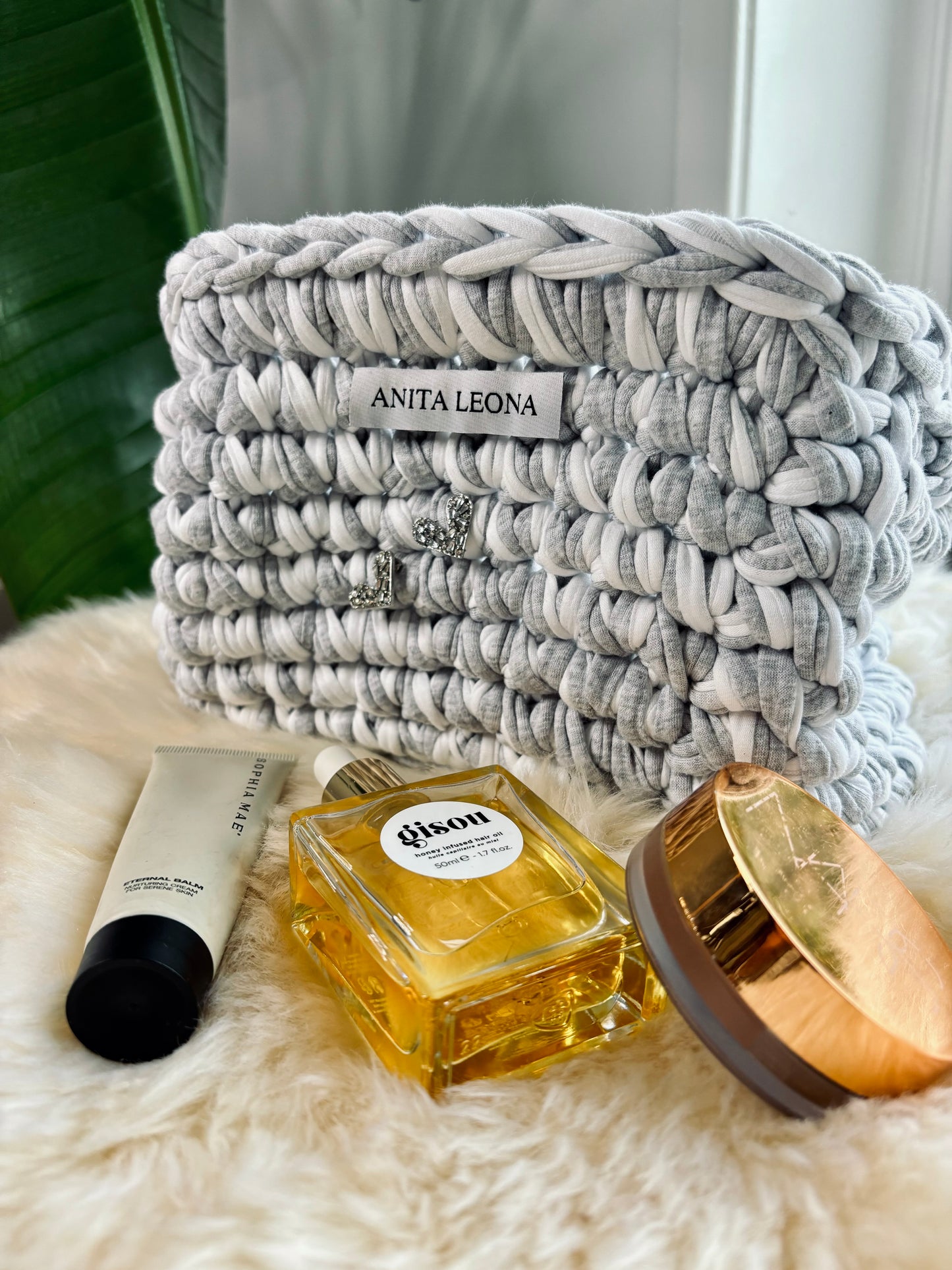 THE ANITA CLUTCH | grey & white
